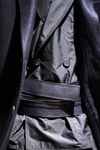 Look 100